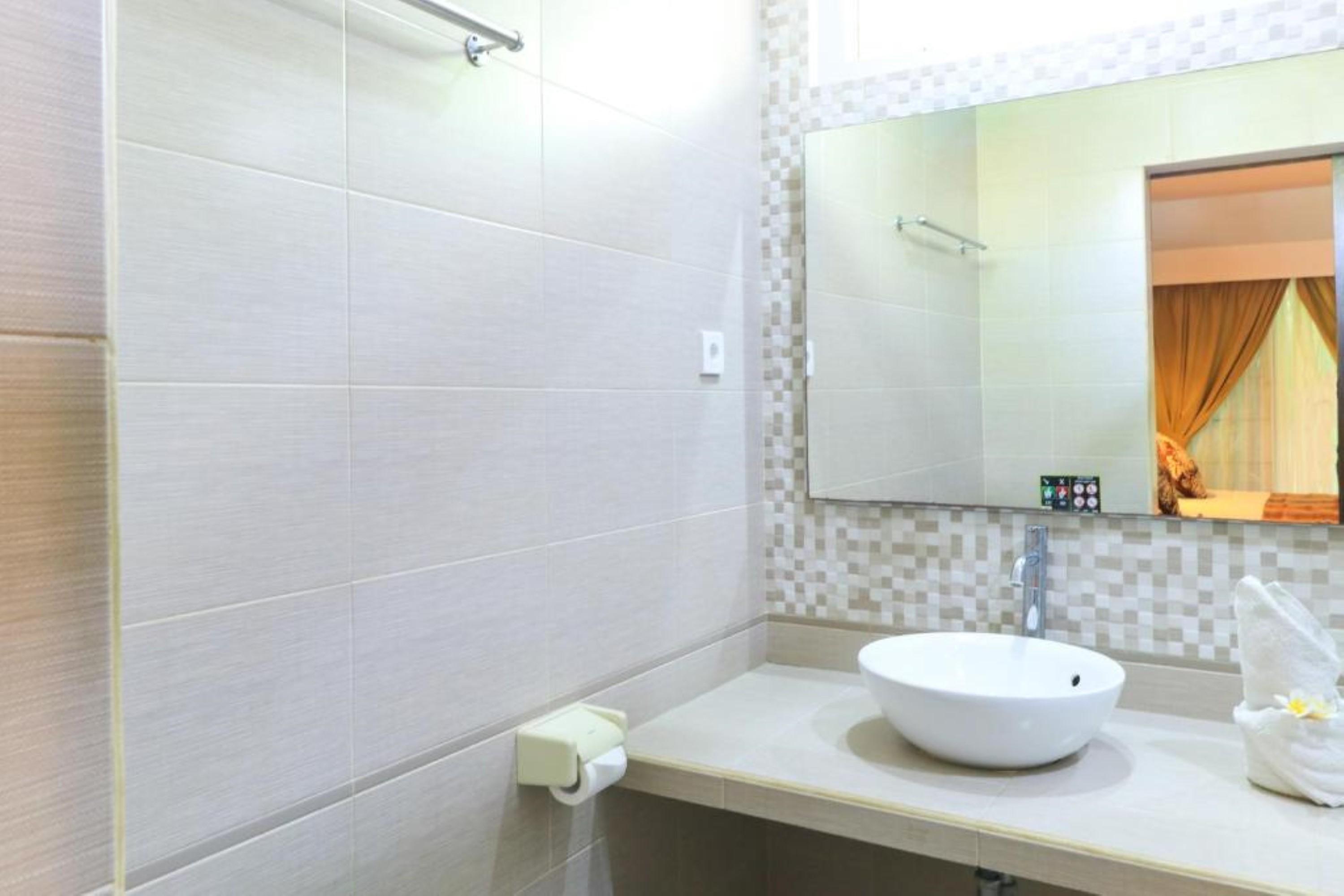 Ayu Lili Garden Hotel Kuta Kuta Lombok Exterior foto