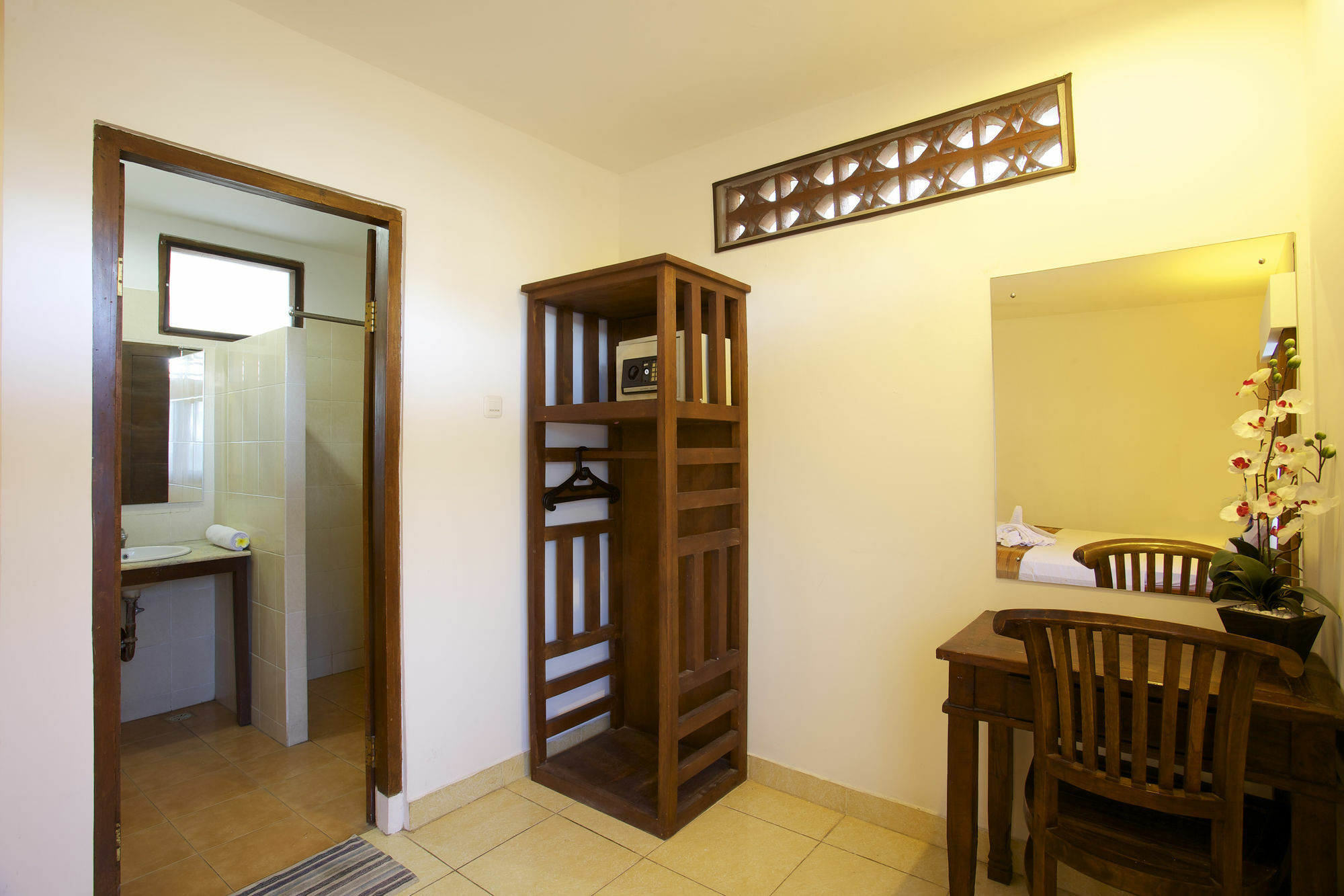 Ayu Lili Garden Hotel Kuta Kuta Lombok Exterior foto